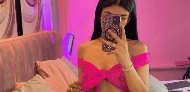 Model - VioletGrace bigass