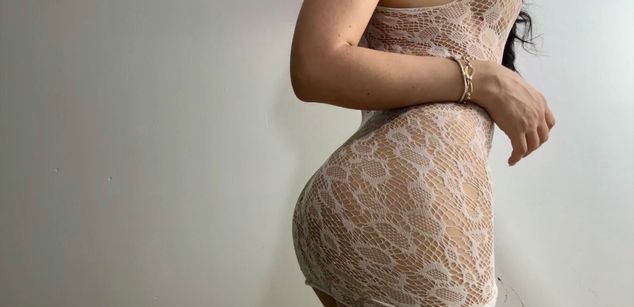 Model - lizzie ross squirt