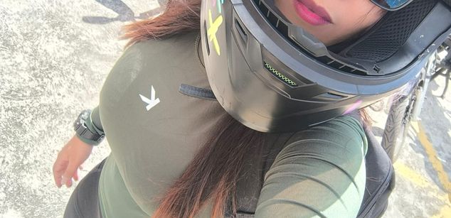 Model - Shenner tits