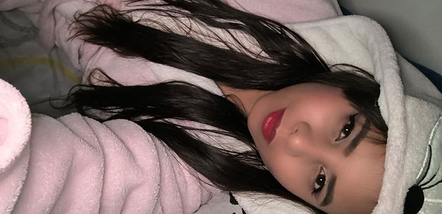 Model - Shenner tits