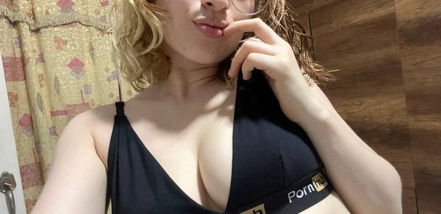 Model - Ashley beautiful