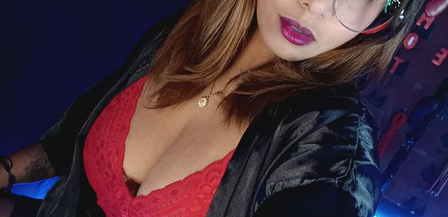 Model - Shenner tits