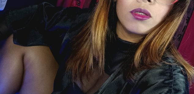 Model - Shenner tits