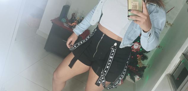 Model - Shenner tits