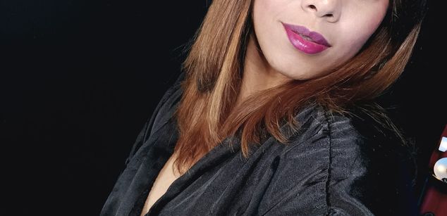 Model - Shenner tits