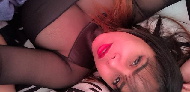 Model - Shenner tits