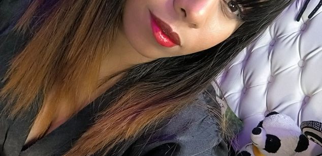 Model - Shenner tits