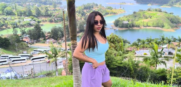 Model - Shenner tits