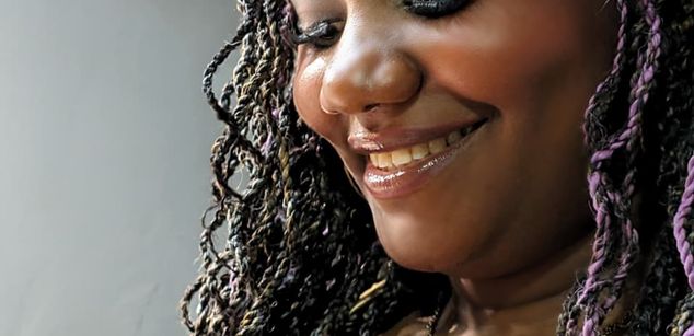 Model - EmmaBrant domination