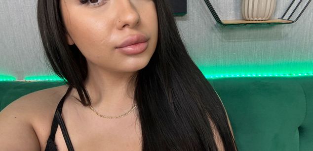 Model - BellaNova orgasm