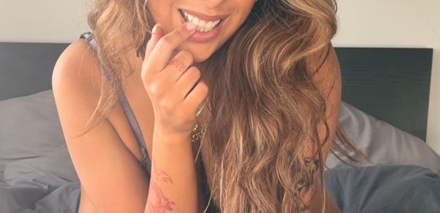 Model - Leila Hadid findom