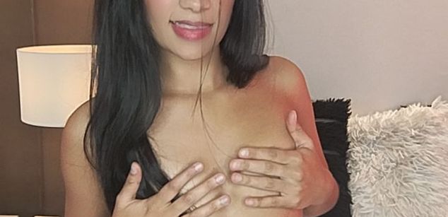 Model - Lucy Owens latina