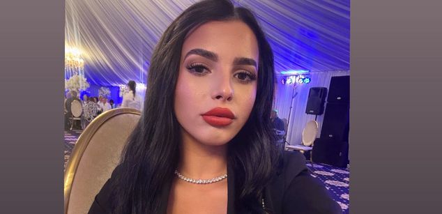 Model - Angela Bryn highheels