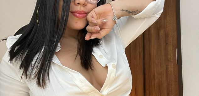 Model - Tania Velvett latina