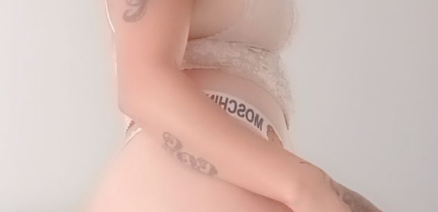 Model - SaraPortsmans mamada