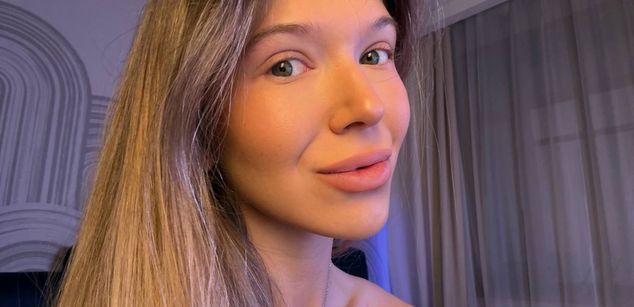 Model - Vivian Evans joi