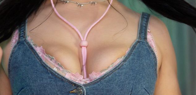 Model - Luna Night feet