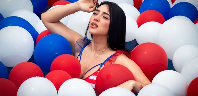 Model - April Silver fastresponse