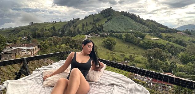 Model - April Silver fastresponse