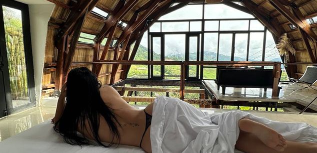 Model - April Silver fastresponse