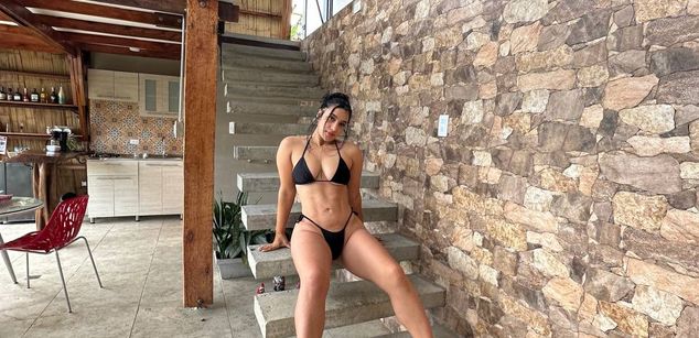 Model - April Silver fastresponse