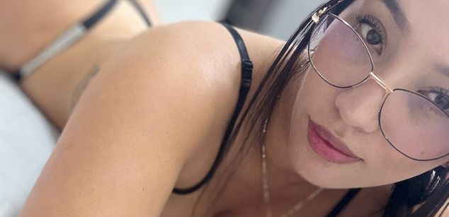 Model - April Silver fastresponse