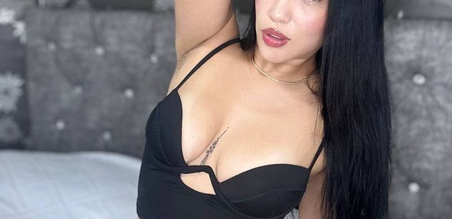 Model - April Silver fastresponse