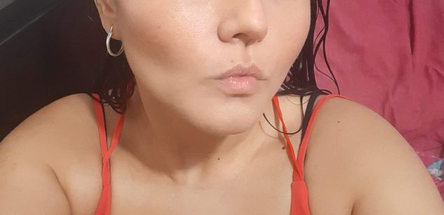 Model - anniemiau Oral