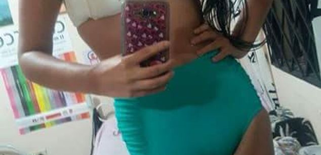 Model - anniemiau Oral