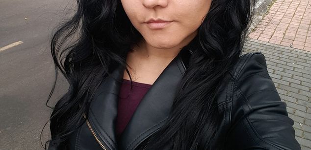 Model - anniemiau Oral