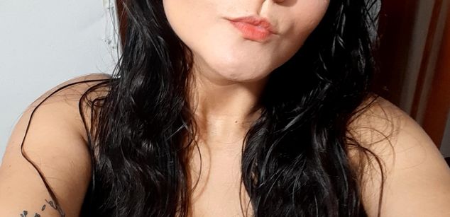 Model - anniemiau Oral