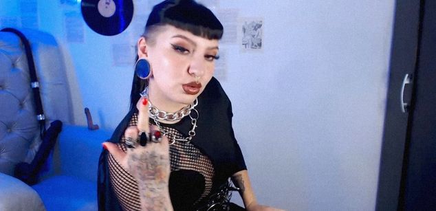 Model - Miss Venus mindfuck