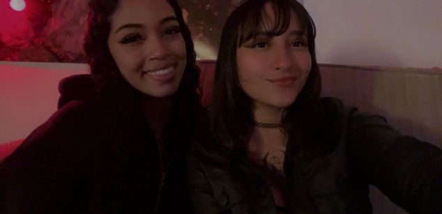 Model - Amara_and_Sara lesbianas