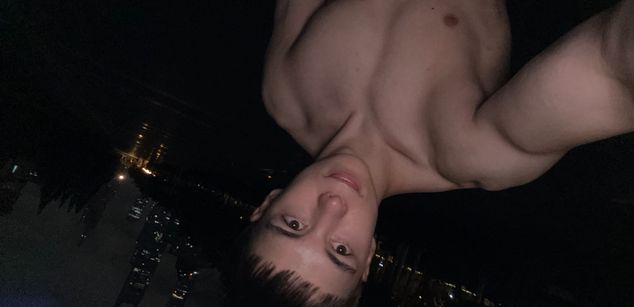 Model - KoreanIdol muscles