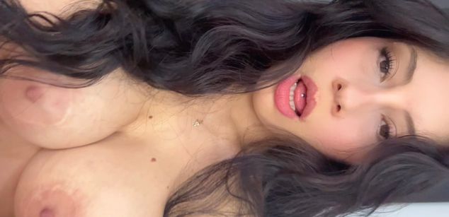 Model - lizzie ross squirt