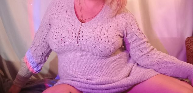 Model - XHelenaX90 squirt