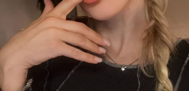 Model - Lady OMG seductive