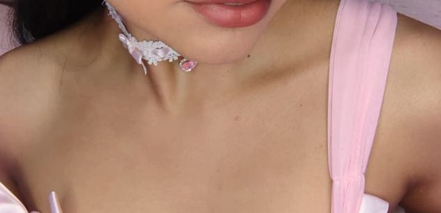 Model - Bella Sky Submissive