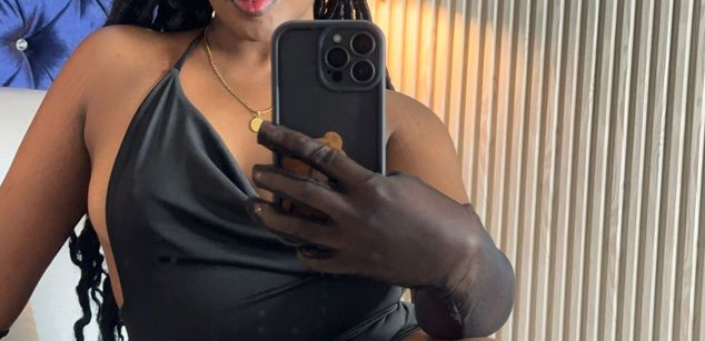 Model - YalianaGuzman latina