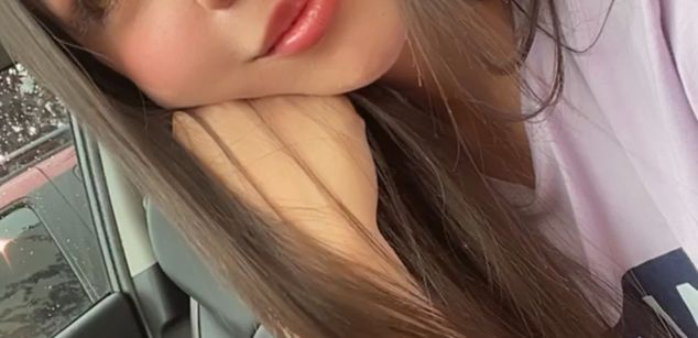 Model - Emiliegolds Latina