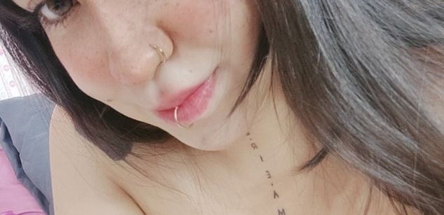 Model - ADA MILAN squirt