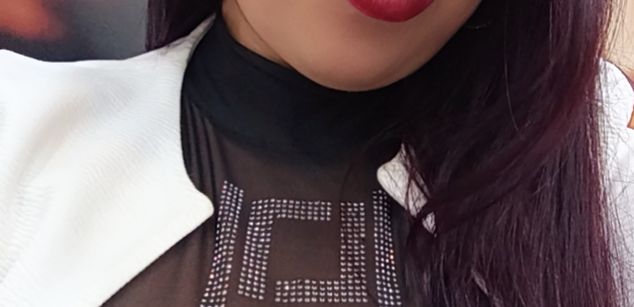 Model - zully jones squirting