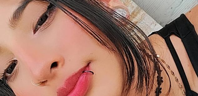 Model - Samara Saenz teen