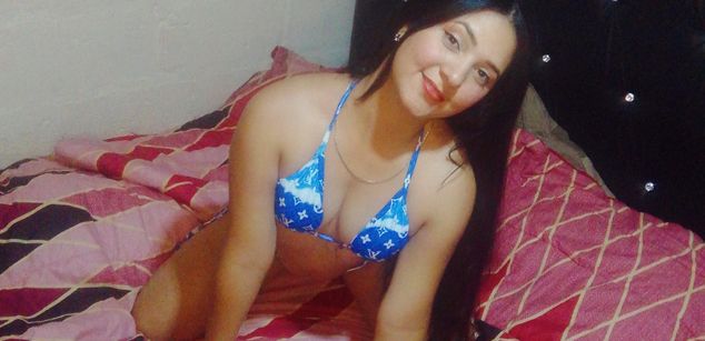 Model - Victoria Lucia feet