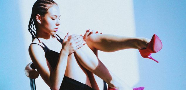 Model - Allice brunette