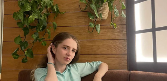 Model - Camilla natural