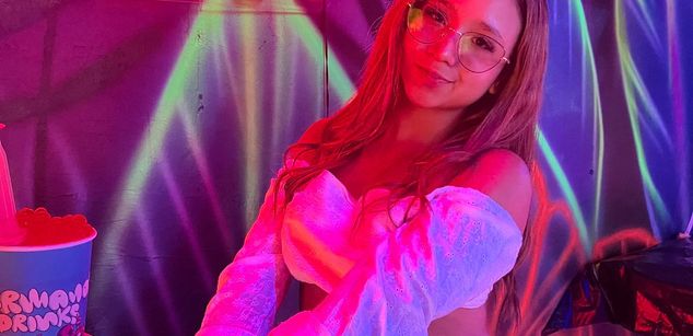 Model - MelanieRoah taboo