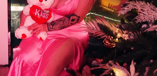 Model - AmberRiso bigass