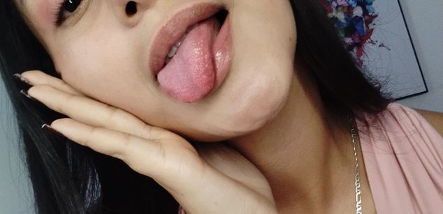 Model - NicolleRouse footfetish