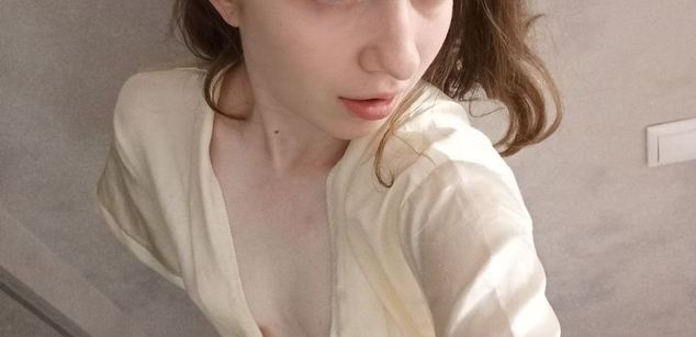 Model - Camilla natural